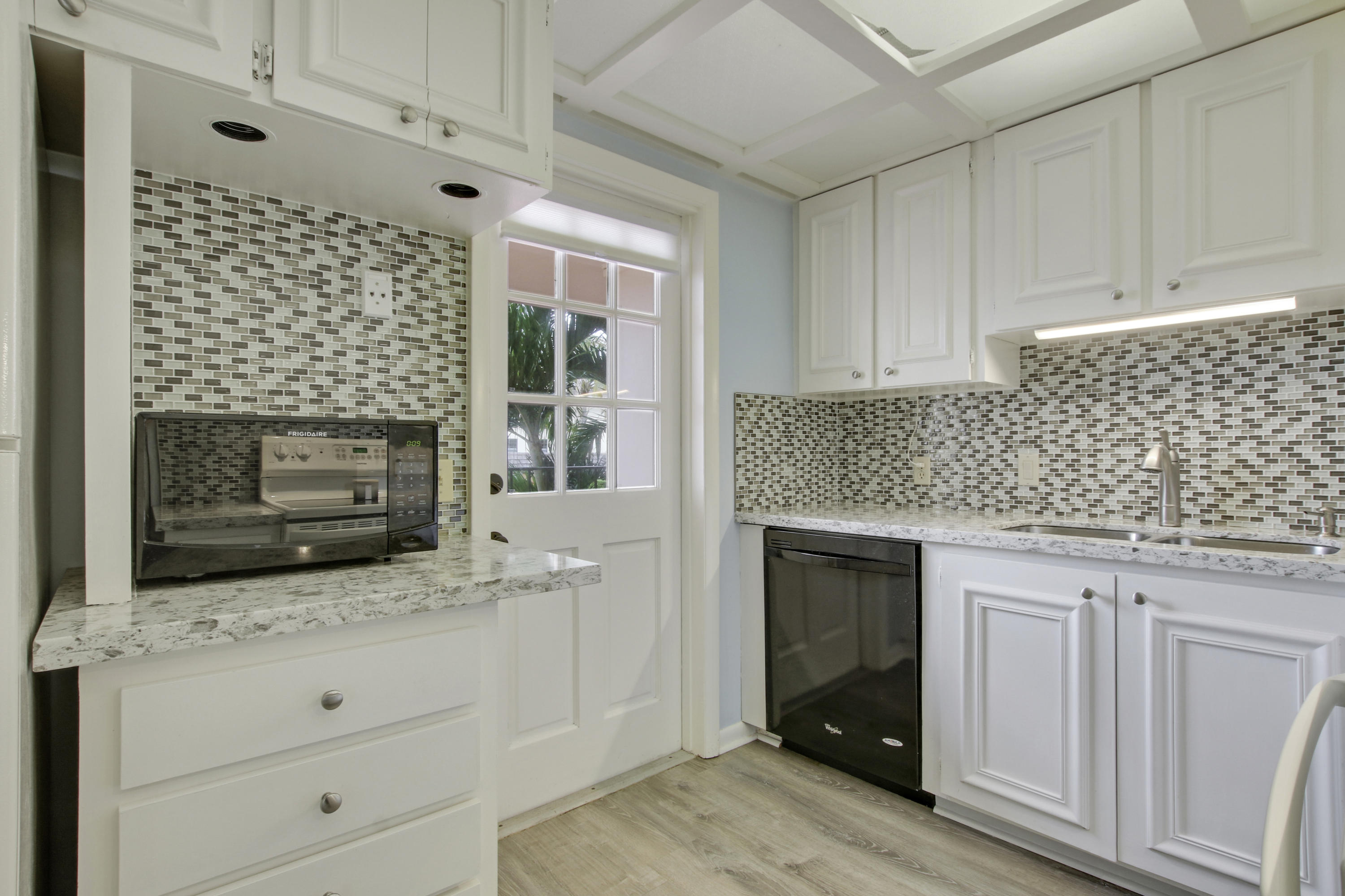 225 South Beach Road, Unit 203 Tequesta, FL 33469 - Photo 11 of 28 Kitchen (3)
