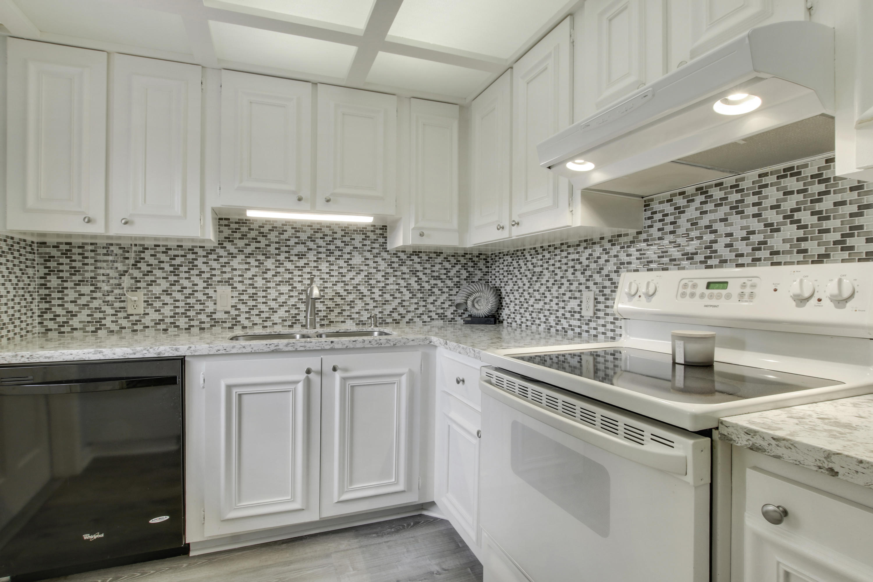 225 South Beach Road, Unit 203 Tequesta, FL 33469 - Photo 13 of 28 Kitchen