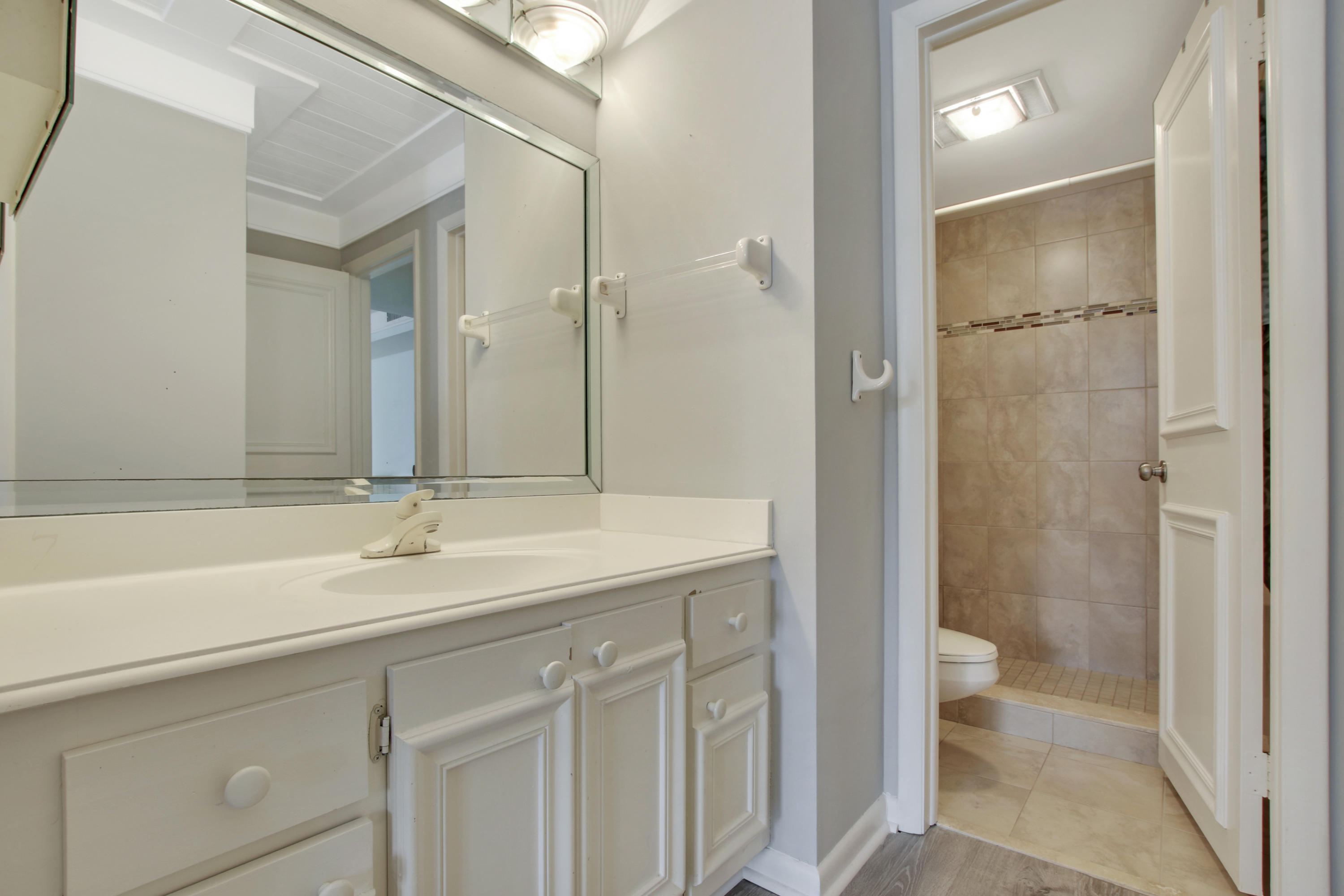 225 South Beach Road, Unit 203 Tequesta, FL 33469 - Photo 16 of 28 Master Bathroom