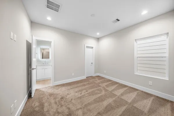 $2,275 | 24A Bucan Street, Unit C, Houston, TX 77076