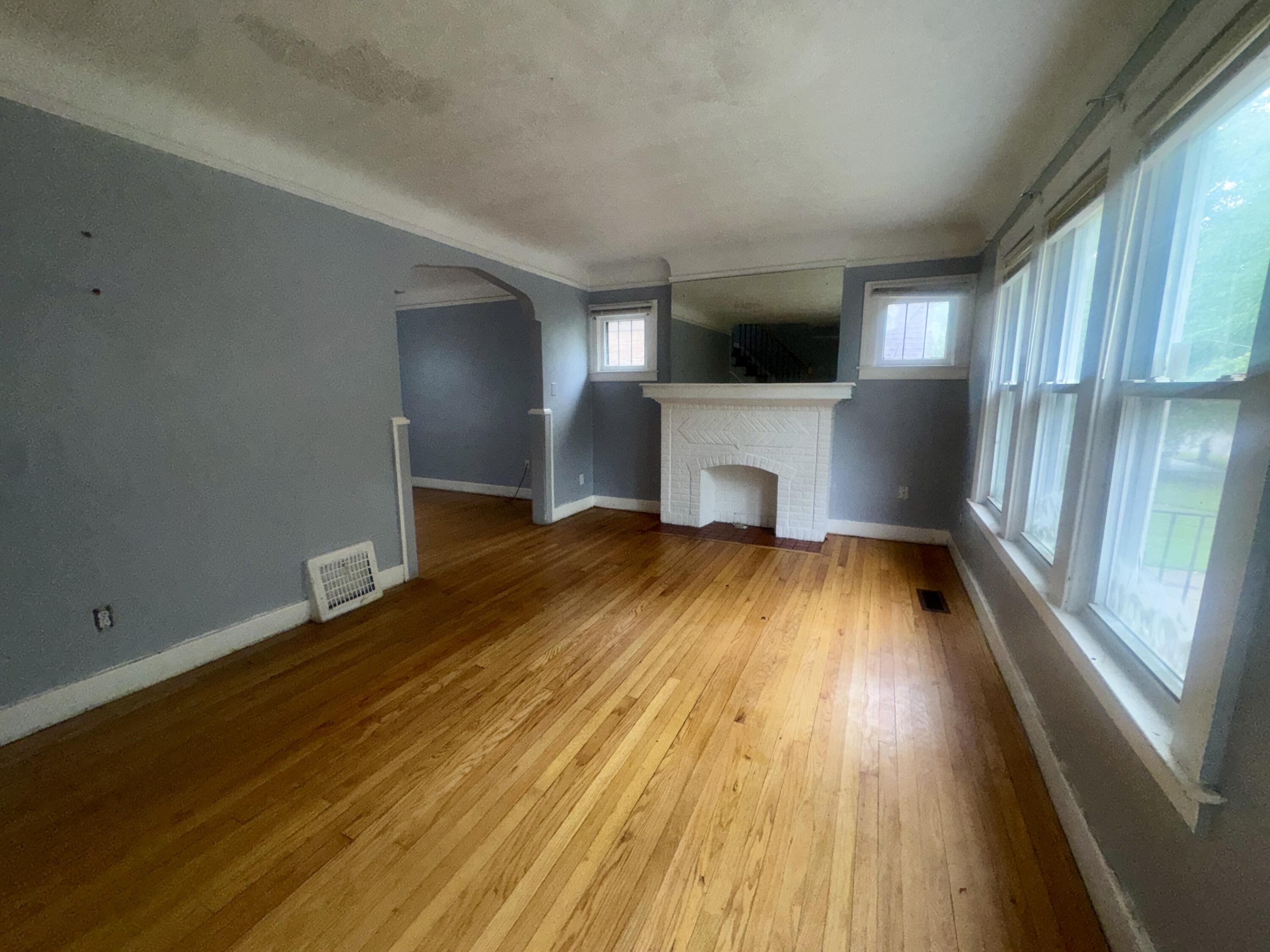 5793 Yorkshire Road Detroit, MI 48224 - Photo 6 of 21 Image_20250819_173414_674