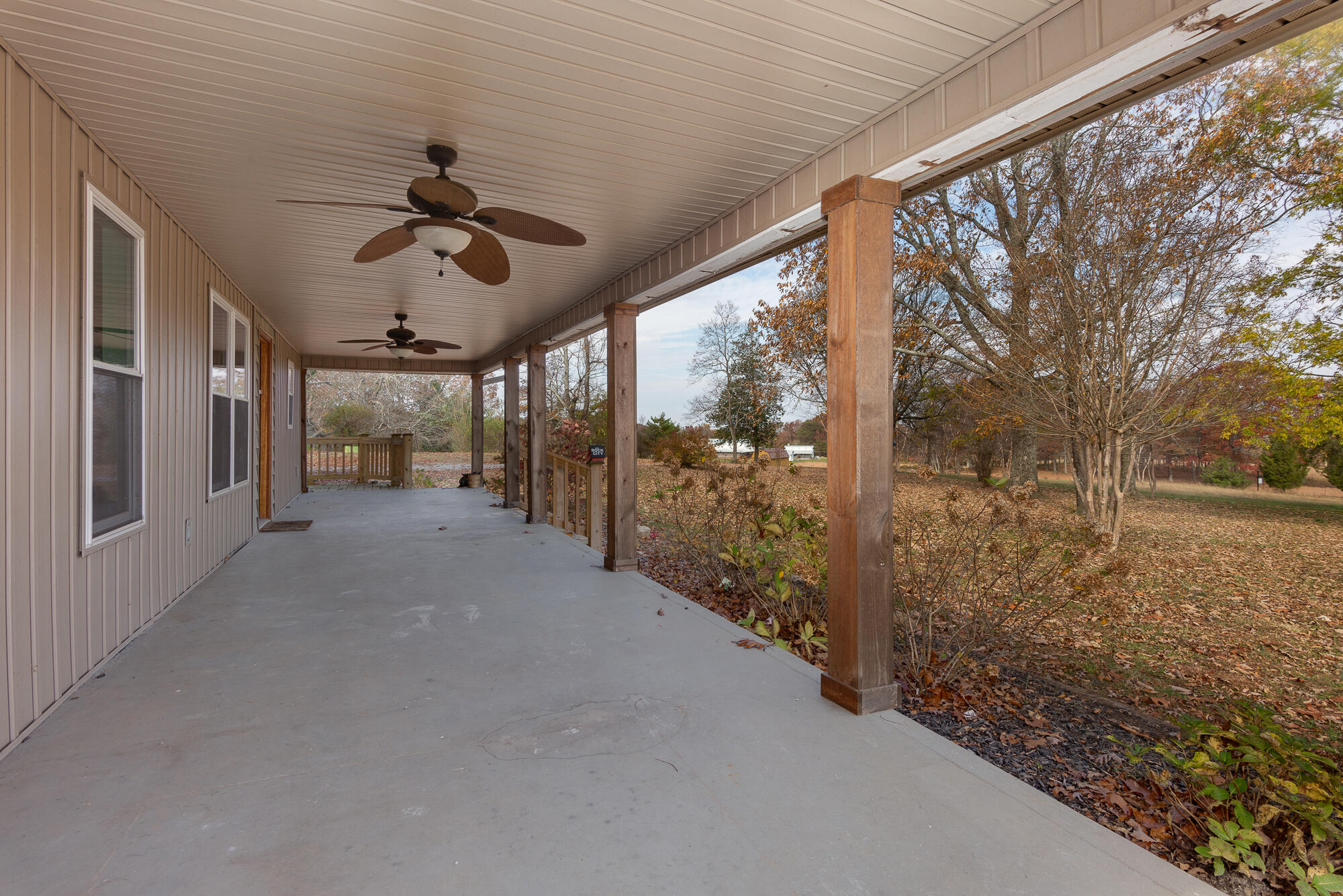 511 South Moore Road Rising Fawn, GA 30738 - Photo 8 of 43 20221102_511SouthMoore__HoltWebb_0152_en