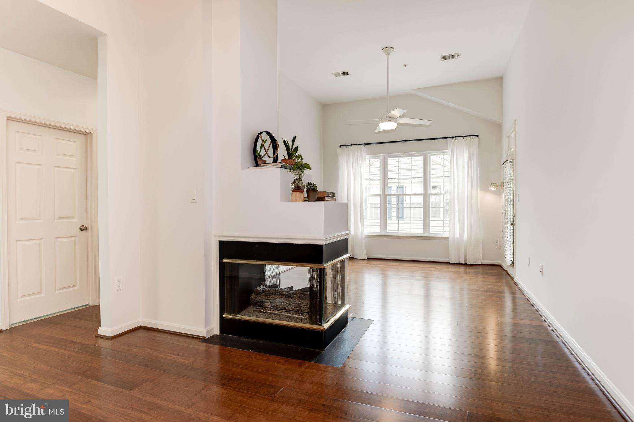 11406 Windleaf Court, Unit 14 Reston, VA 20194 - Photo 6 of 36 Vaulted Ceilings