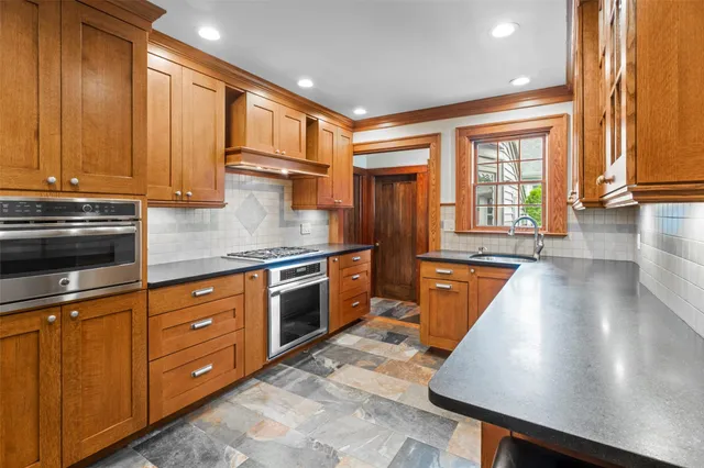 $899,000 | 19 Superior Road, Bellerose Village, NY 11001