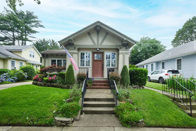 $899,000 | 19 Superior Road, Bellerose Village, NY 11001