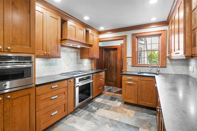 $899,000 | 19 Superior Road, Bellerose Village, NY 11001