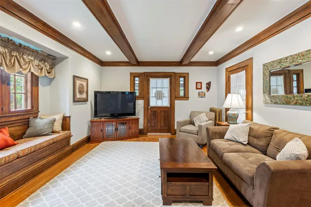 $899,000 | 19 Superior Road, Bellerose Village, NY 11001