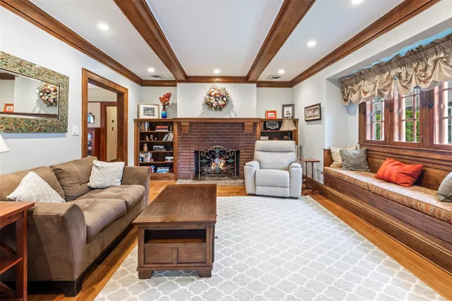 $899,000 | 19 Superior Road, Bellerose Village, NY 11001