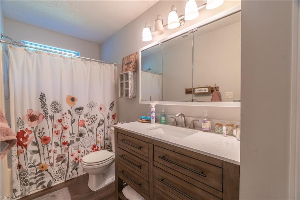 3201 Pipers Way High Point, NC 27265 - Photo 13 of 21