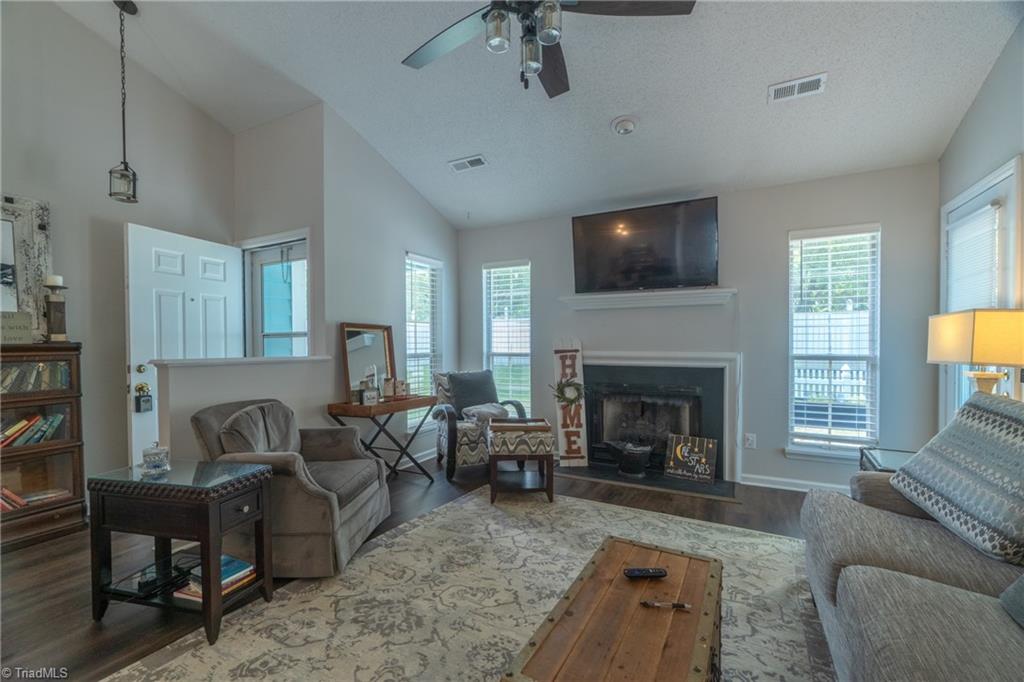 3201 Pipers Way High Point, NC 27265 - Photo 2 of 21