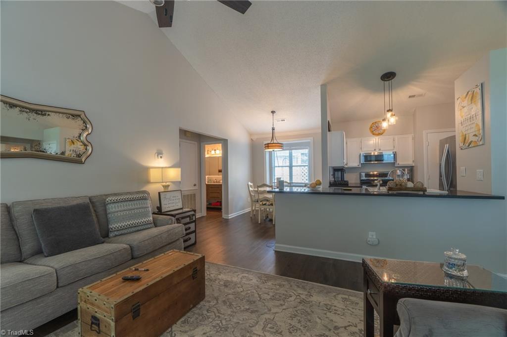 3201 Pipers Way High Point, NC 27265 - Photo 6 of 21