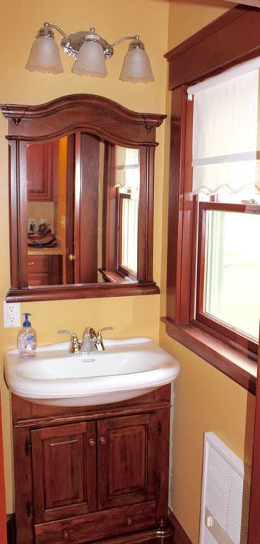80 Birch Road Winthrop, MA 02152 - Photo 6 of 17 Gallery Image 6