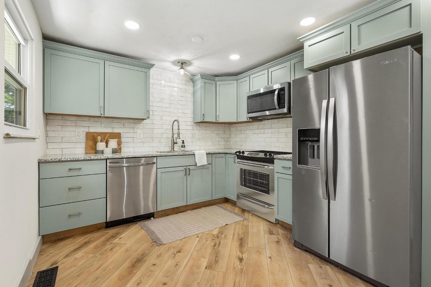 2724 Springdale Road Cincinnati, OH 45251 - Photo 12 of 31 Gallery Image 12