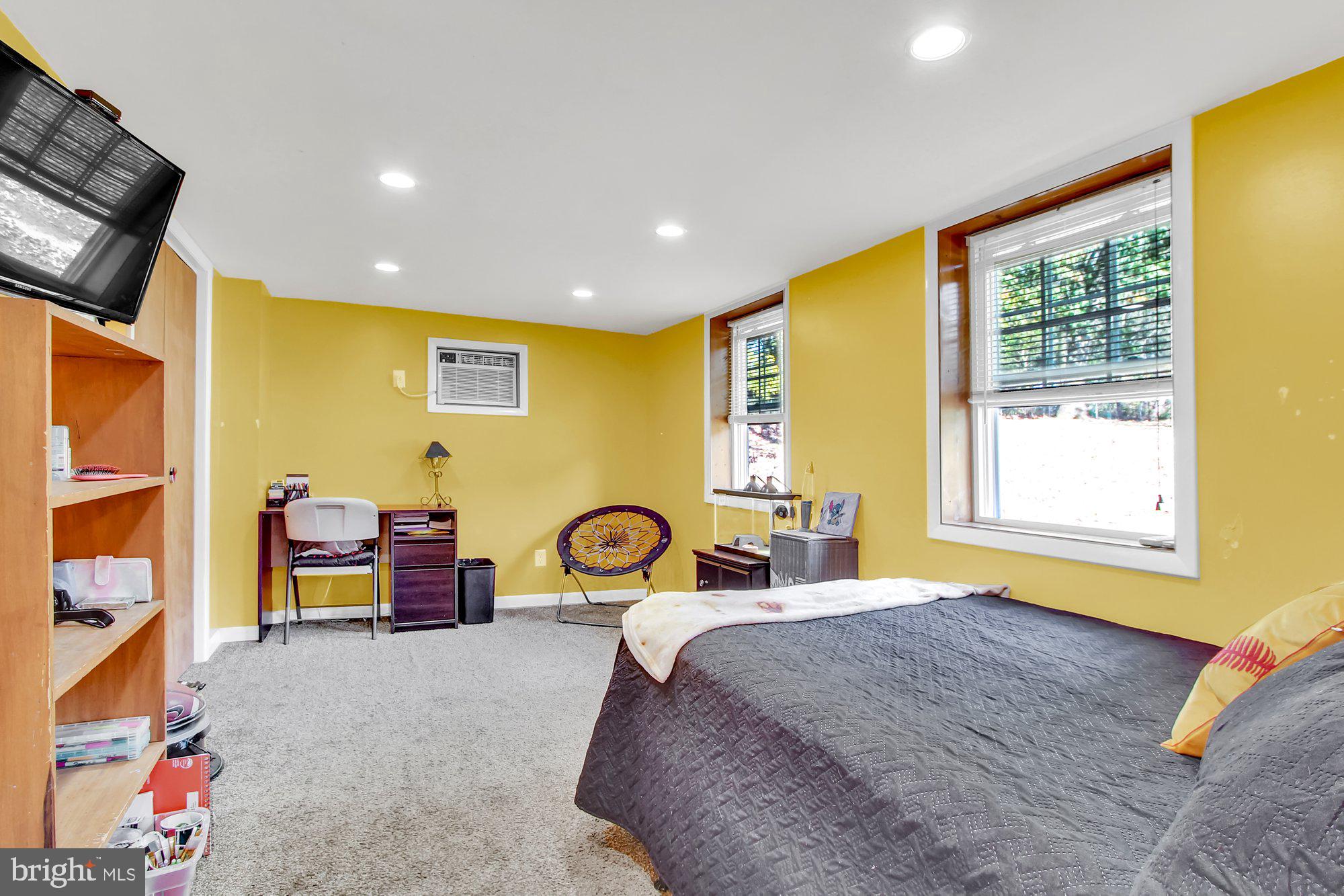 715 East Butter Road York, PA 17406 - Photo 14 of 27 Gallery Image 14