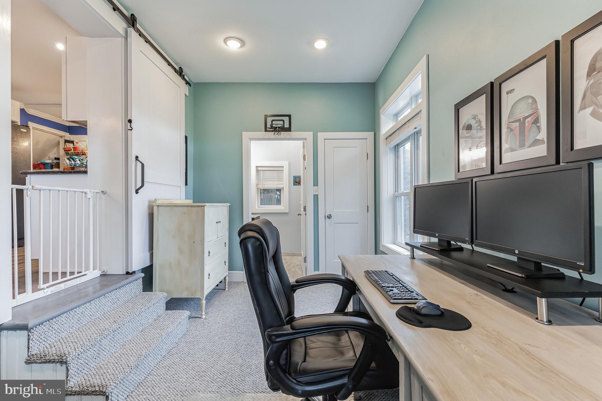 713 Brooke Road Glenside, PA 19038 - Photo 14 of 36 Family Room/Office