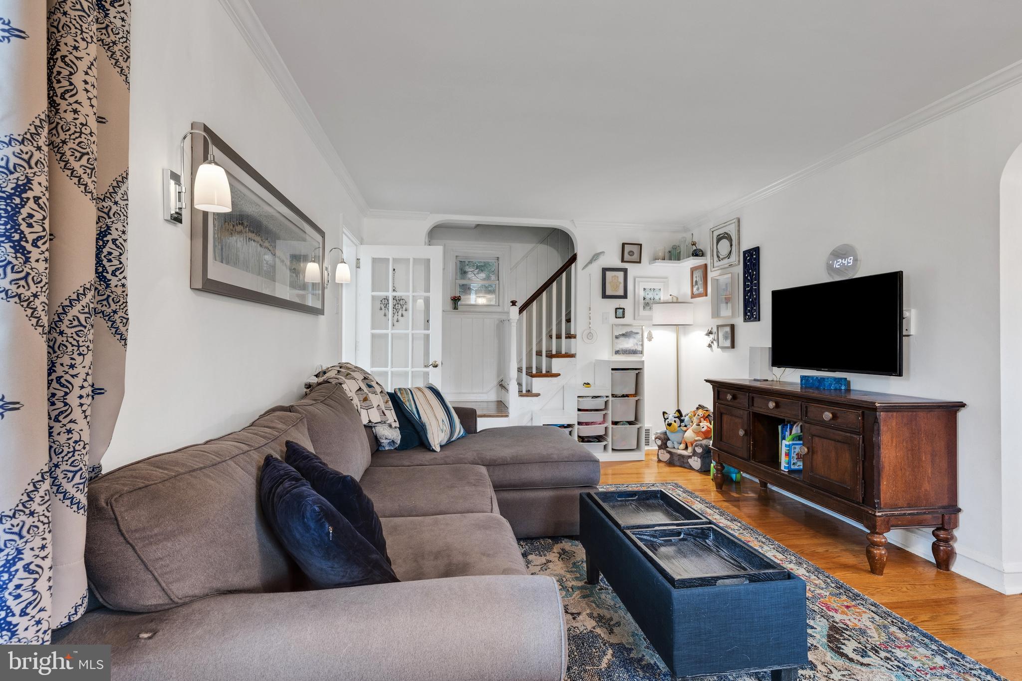 713 Brooke Road Glenside, PA 19038 - Photo 5 of 36 Living Room