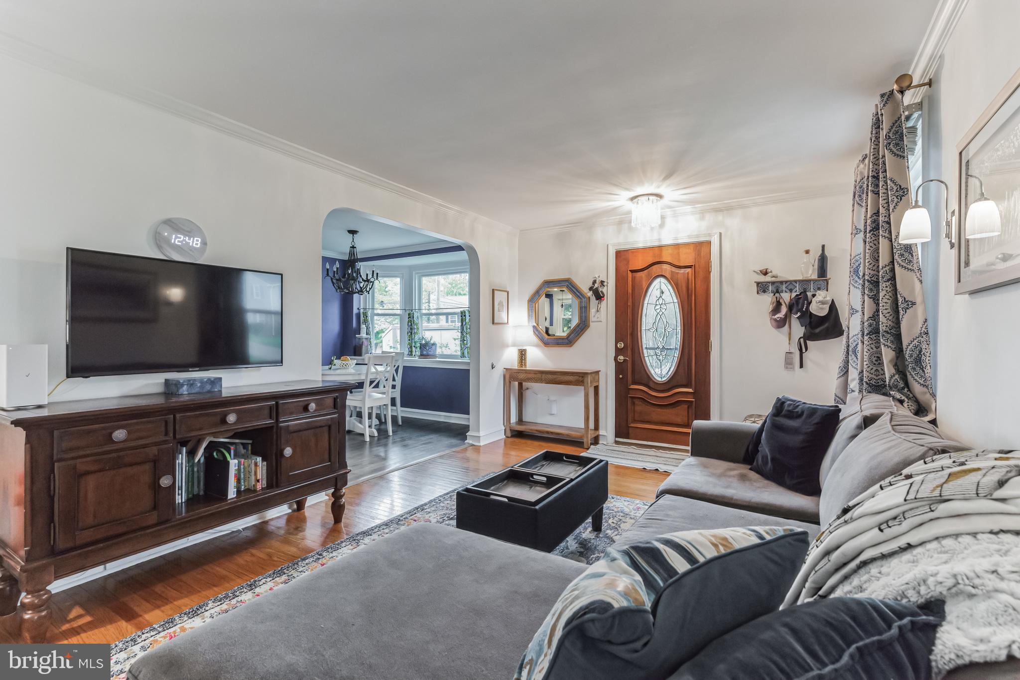 713 Brooke Road Glenside, PA 19038 - Photo 6 of 36 Living Room