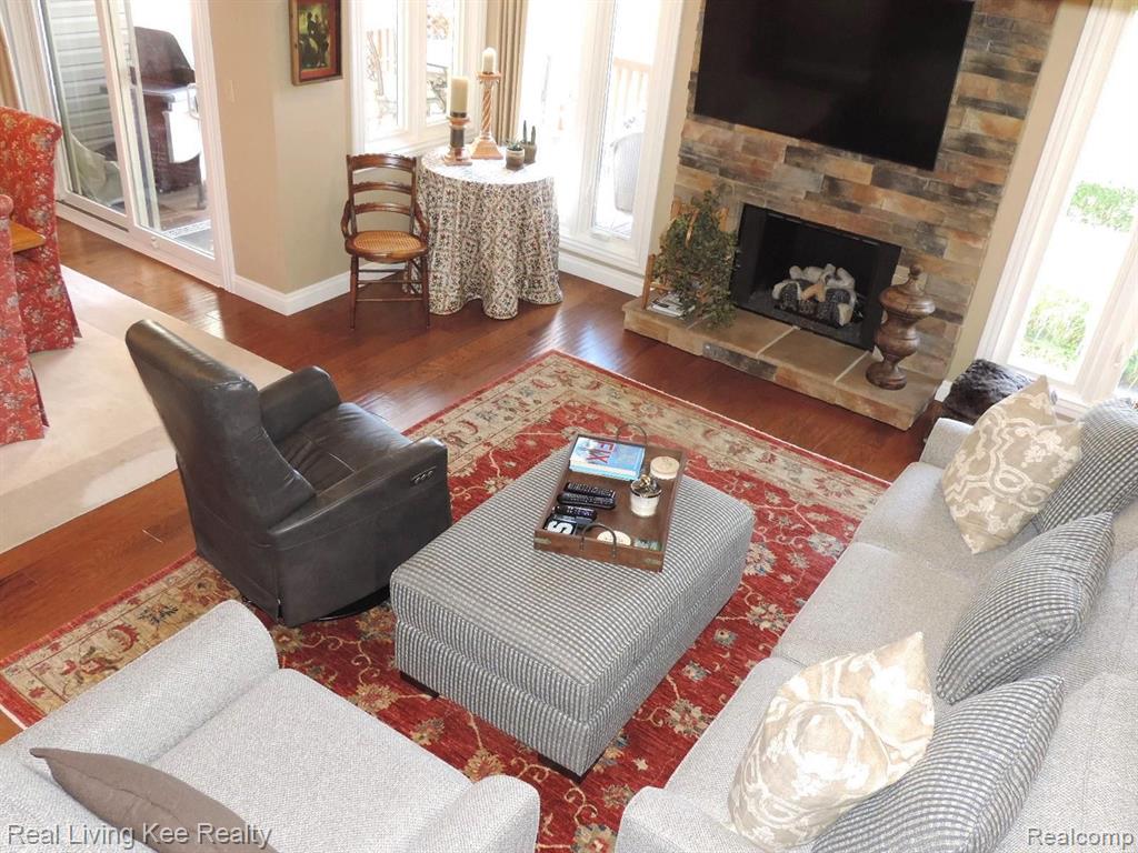 980 Golfview Court Rochester Hills, MI 48307 - Photo 7 of 43