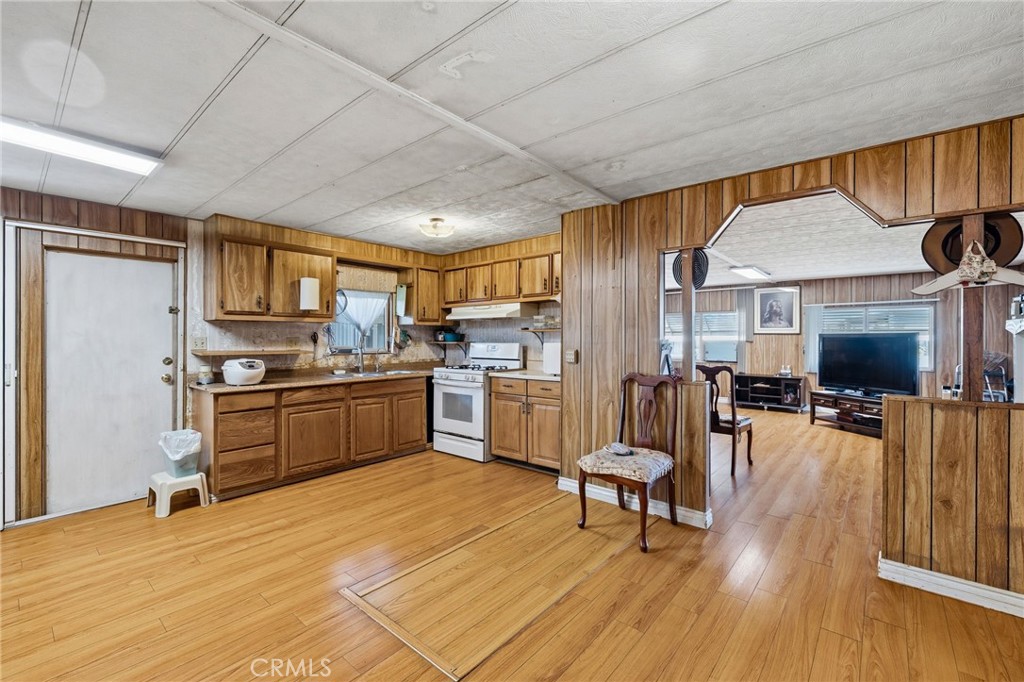 401 West Carson Street Carson, CA 90745 - Photo 8 of 12