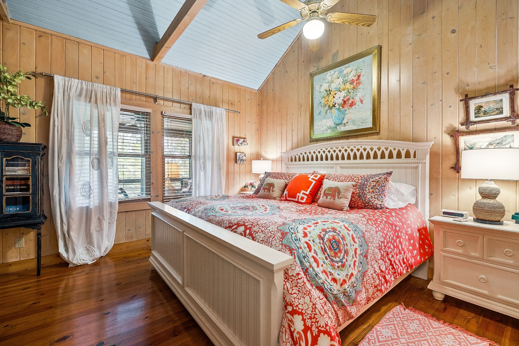 2541 Sparkman Town Road Doyle, TN 38559 - Photo 21 of 72 a bedroom with a bed a dresser next to a window