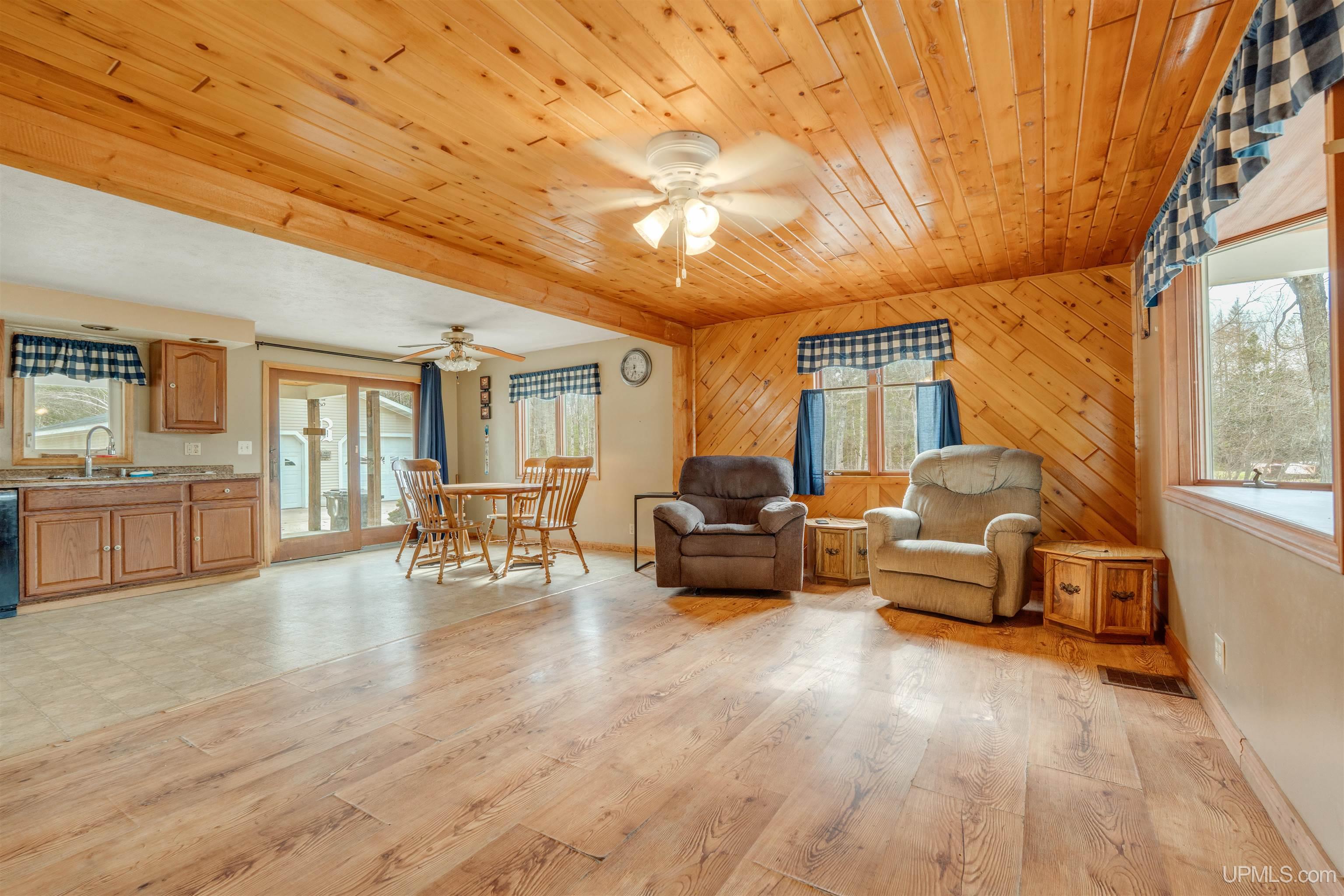 1683w Quarry Road Gulliver, MI 49840 - Photo 11 of 37