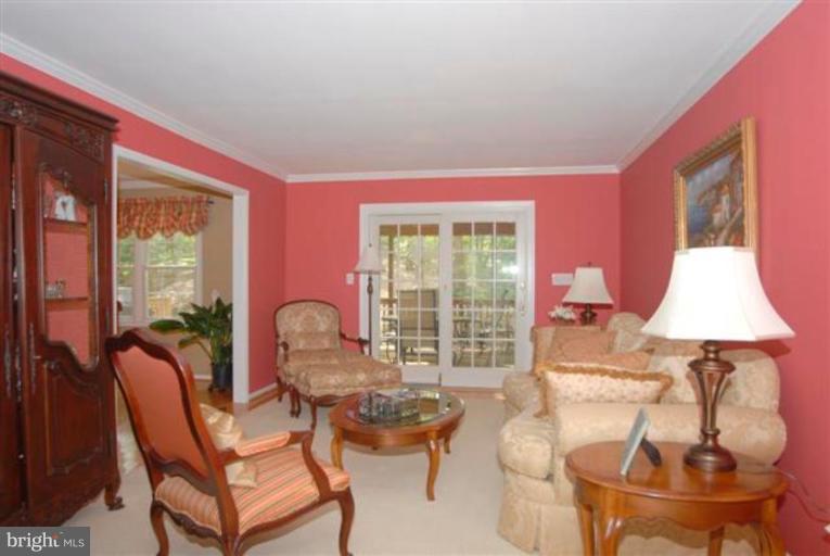 1814 Batten Hollow Road Vienna, VA 22182 - Photo 9 of 15 Living Room