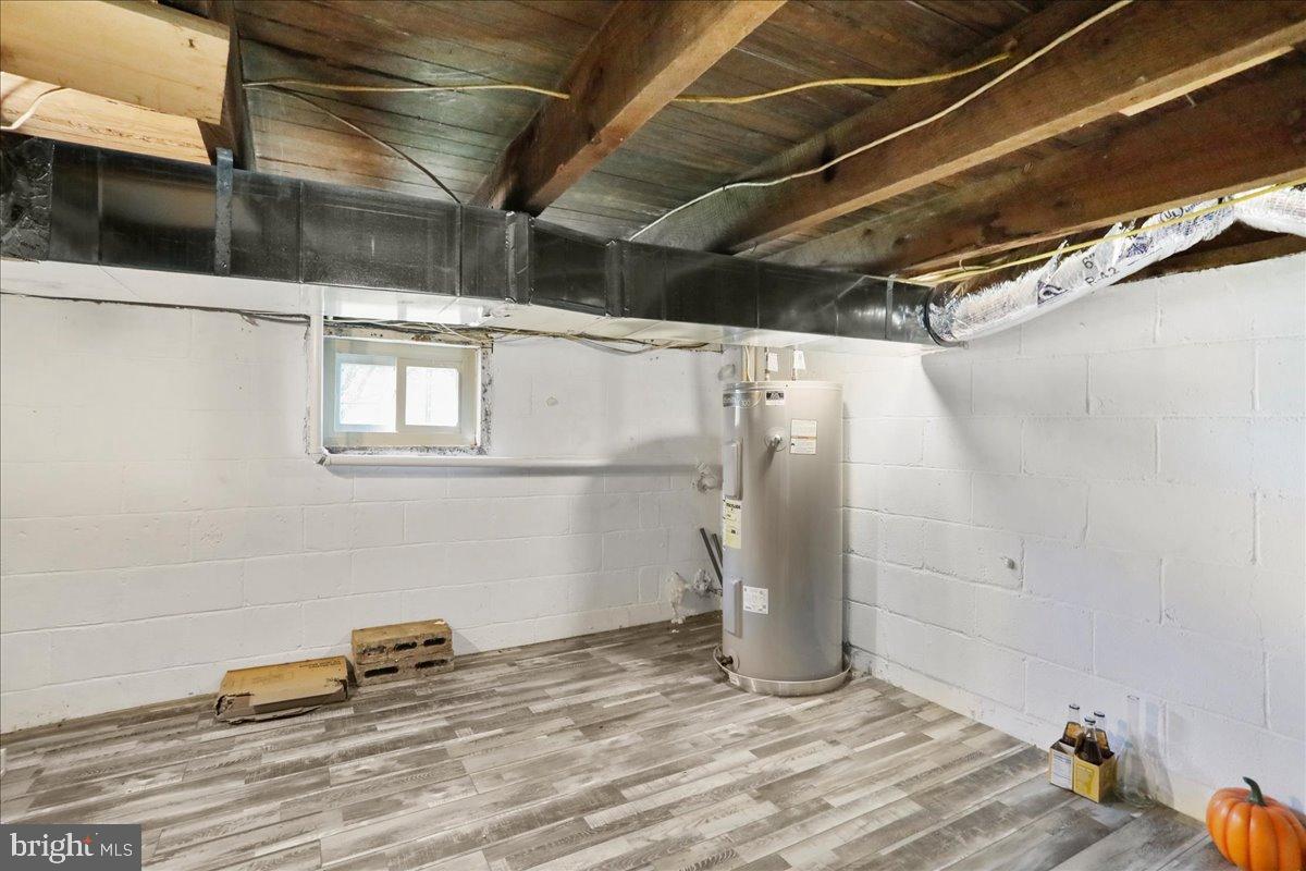 17 Turkey Hl Road Augusta, WV 26704 - Photo 27 of 33 a view of a room with wooden floor