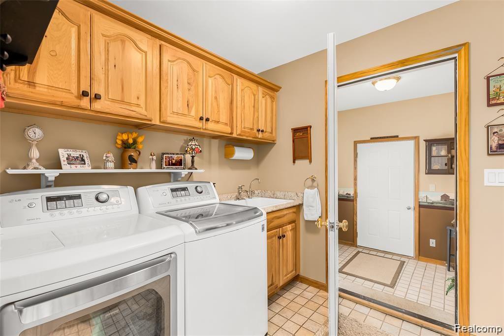 10099 Roberts Road Gregory, MI 48137 - Photo 14 of 59