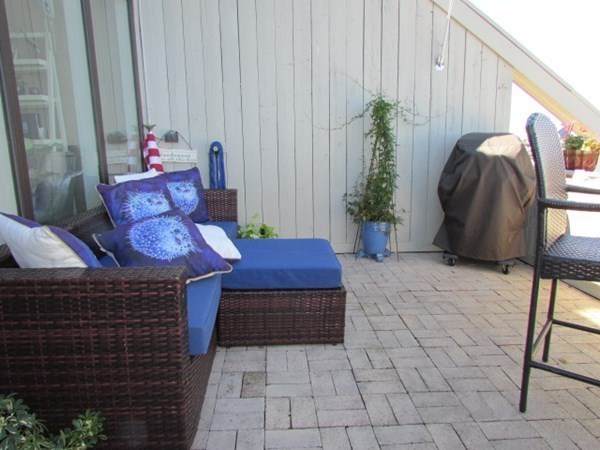 59 Oceanside Drive, Unit 59 Hull, MA 02045 - Photo 23 of 29 a living room with furniture
