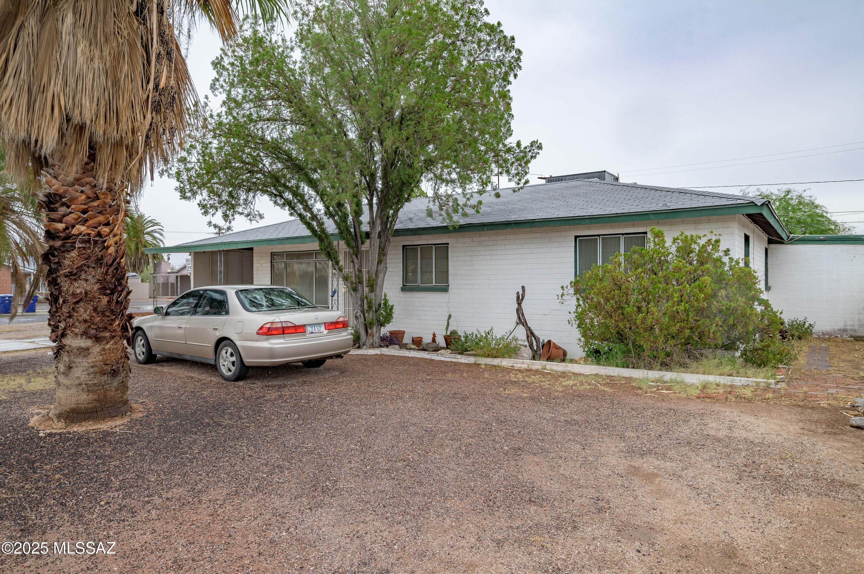 815 South Craycroft Road Tucson, AZ 85711 - Photo 4 of 35 Gallery Image 4