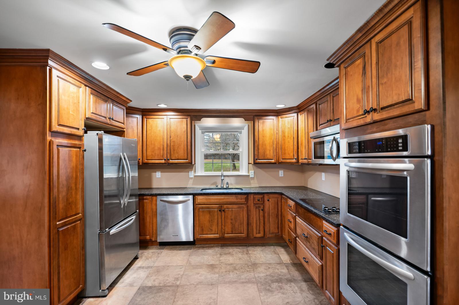 1122 Thomas Road Wayne, PA 19087 - Photo 11 of 31 Kitchen