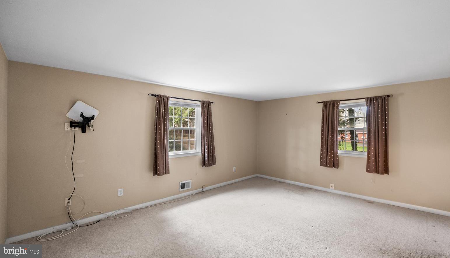 1122 Thomas Road Wayne, PA 19087 - Photo 18 of 31 Main Floor Bedroom