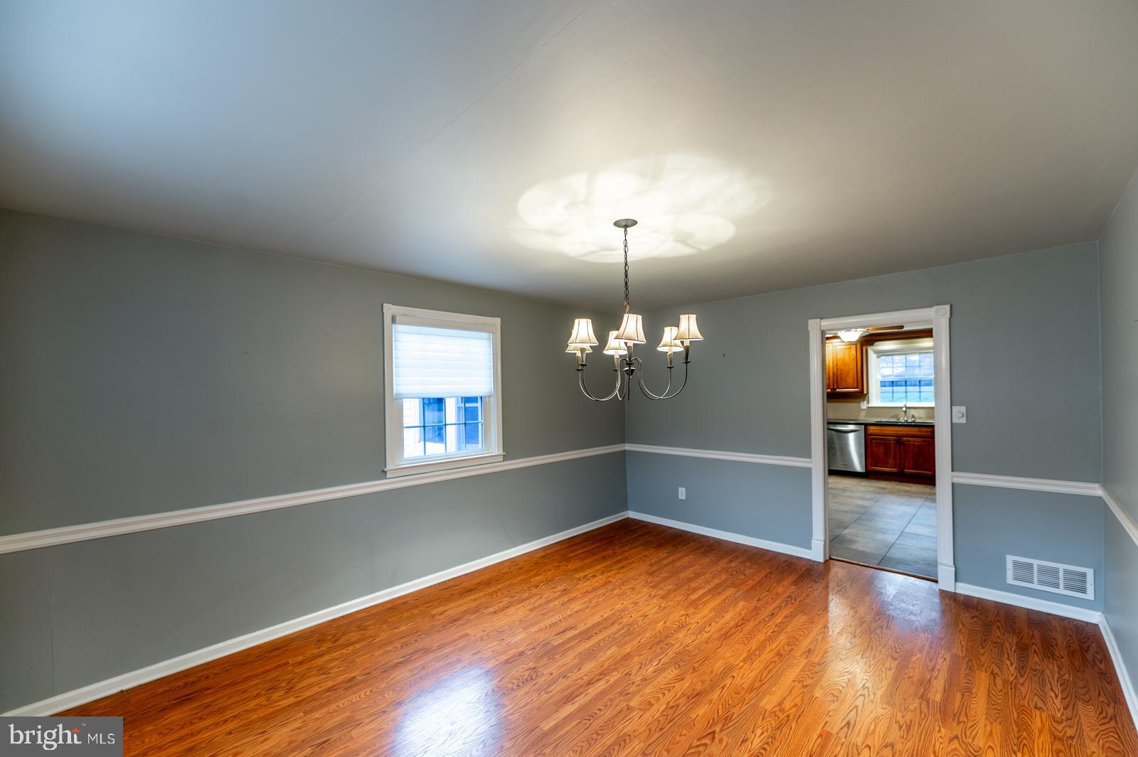 1122 Thomas Road Wayne, PA 19087 - Photo 8 of 31 Dining Room