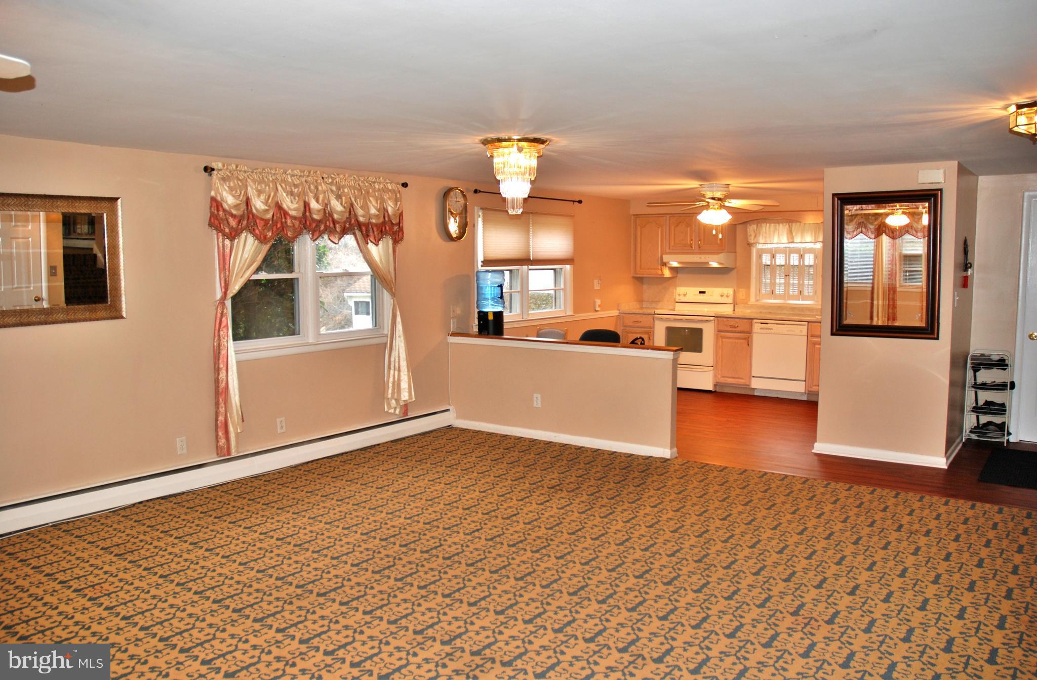 814 Providence Road Baltimore, MD 21286 - Photo 4 of 30 Dining room & kitchen combo