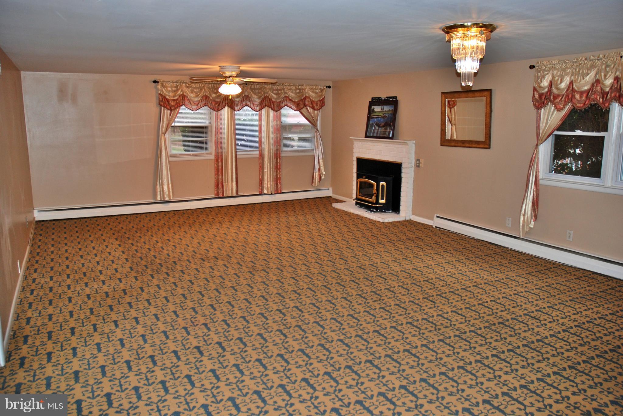 814 Providence Road Baltimore, MD 21286 - Photo 10 of 30 Family Room includes woodburning insert!