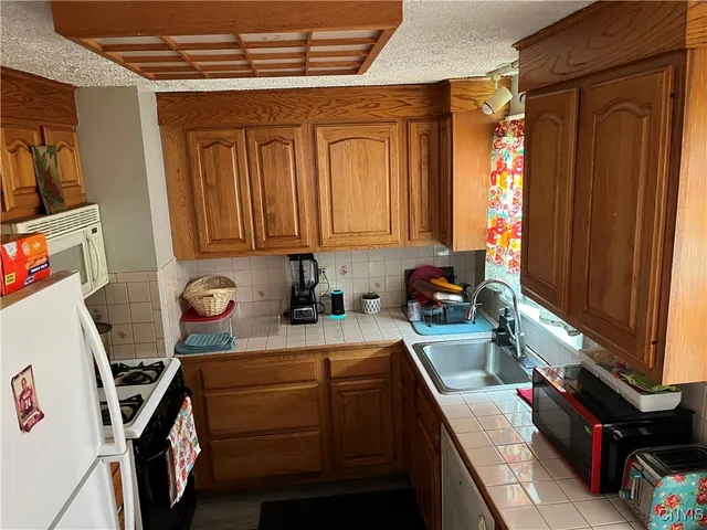 $199,000 | 405 South Edwards Avenue, Syracuse, NY 13206