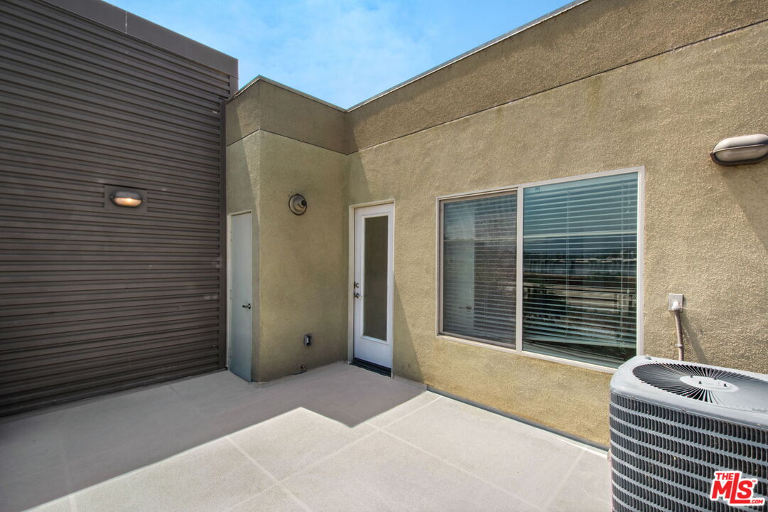 2974 Ripple Place, Unit 203 Los Angeles, CA 90039 - Photo 25 of 29 a balcony view with a outdoor space