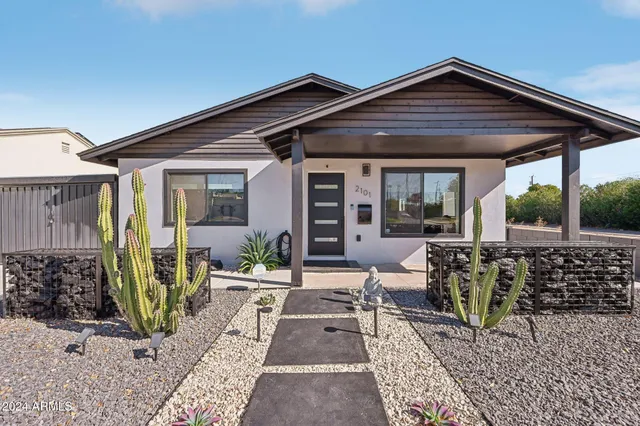 $660,000 | 2101 North 25th Place, Phoenix, AZ 85008
