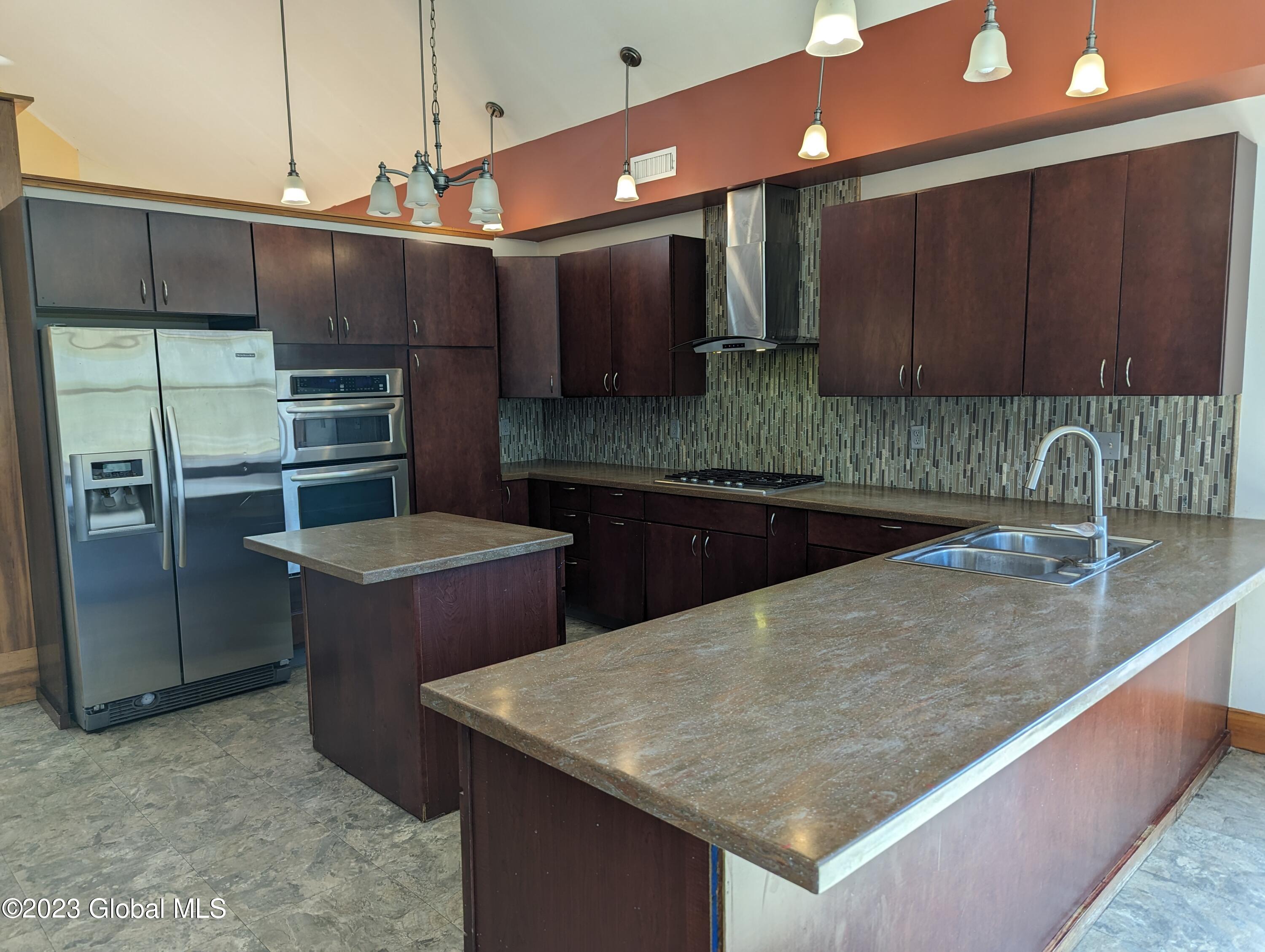 896 Ridge Road East Greenbush, NY 12144 - Photo 8 of 28 A08_PXL_20231003_180205442