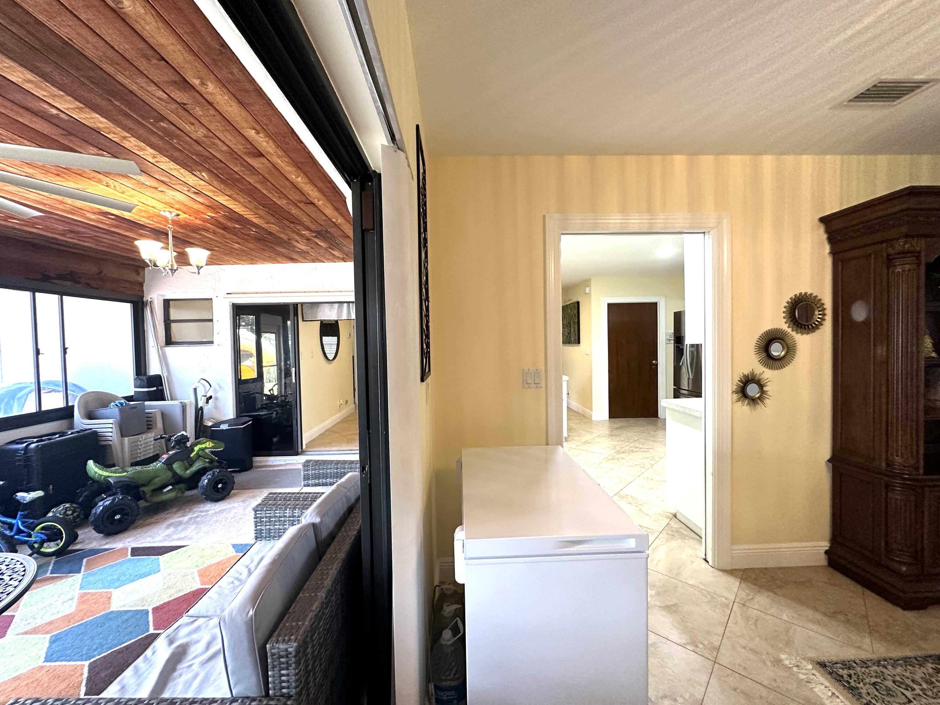 111 Timber Run West Riviera Beach, FL 33407 - Photo 28 of 126 477A9E20-3D97-48C4-BBF0-724C63C39C92