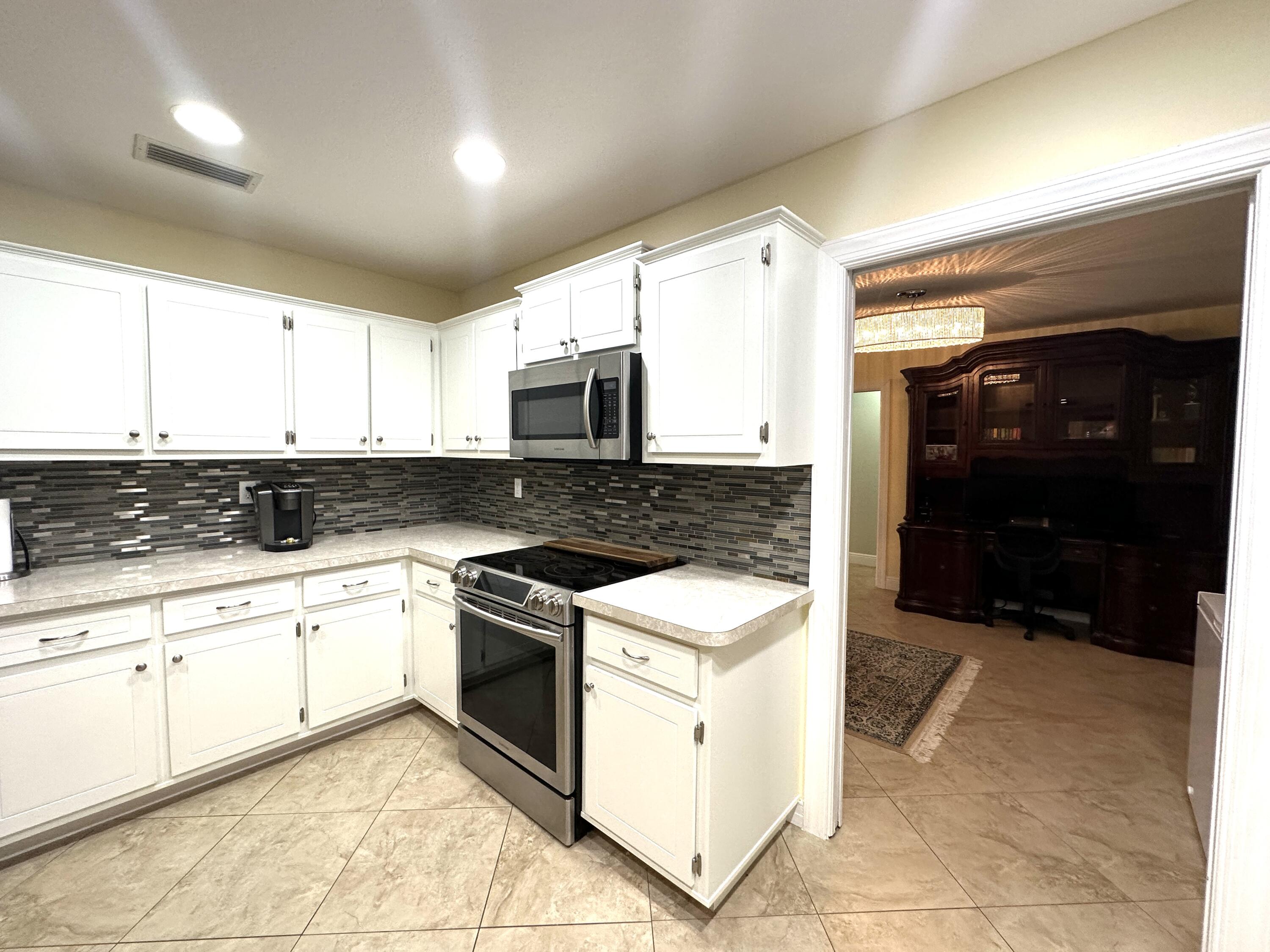111 Timber Run West Riviera Beach, FL 33407 - Photo 31 of 126 D89BFFB3-550F-48A1-9B35-F1DA20222DE0