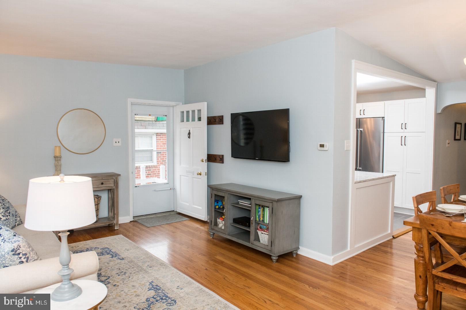 718 Hill Road Philadelphia, PA 19128 - Photo 3 of 17 Gallery Image 3