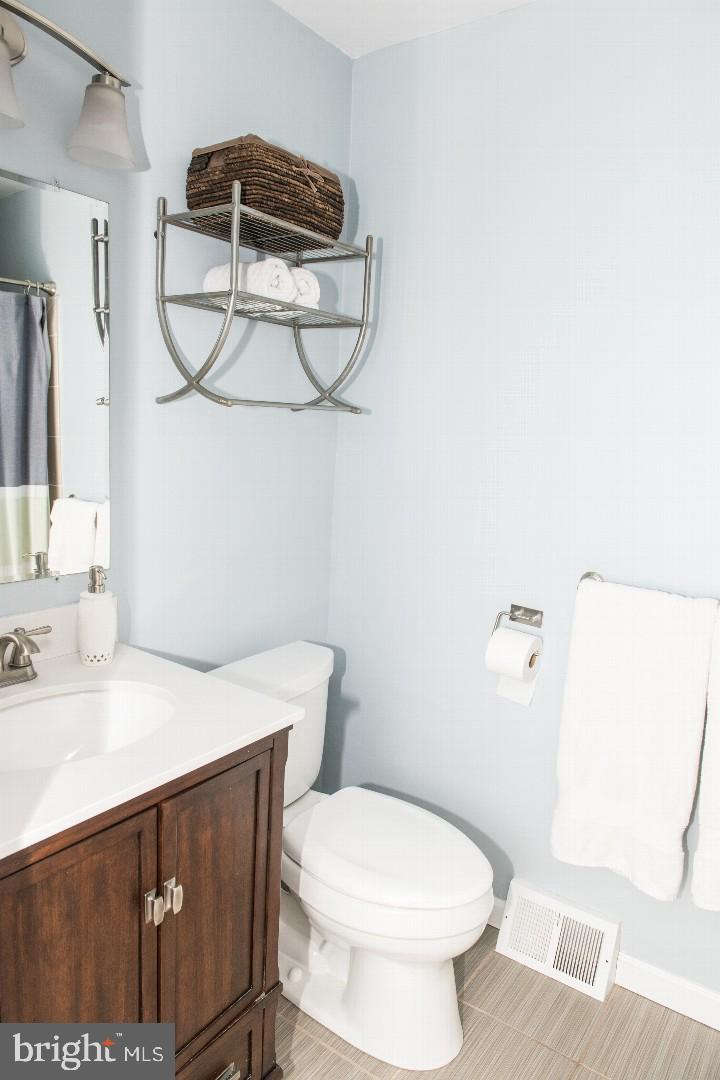 718 Hill Road Philadelphia, PA 19128 - Photo 10 of 17 Gallery Image 10