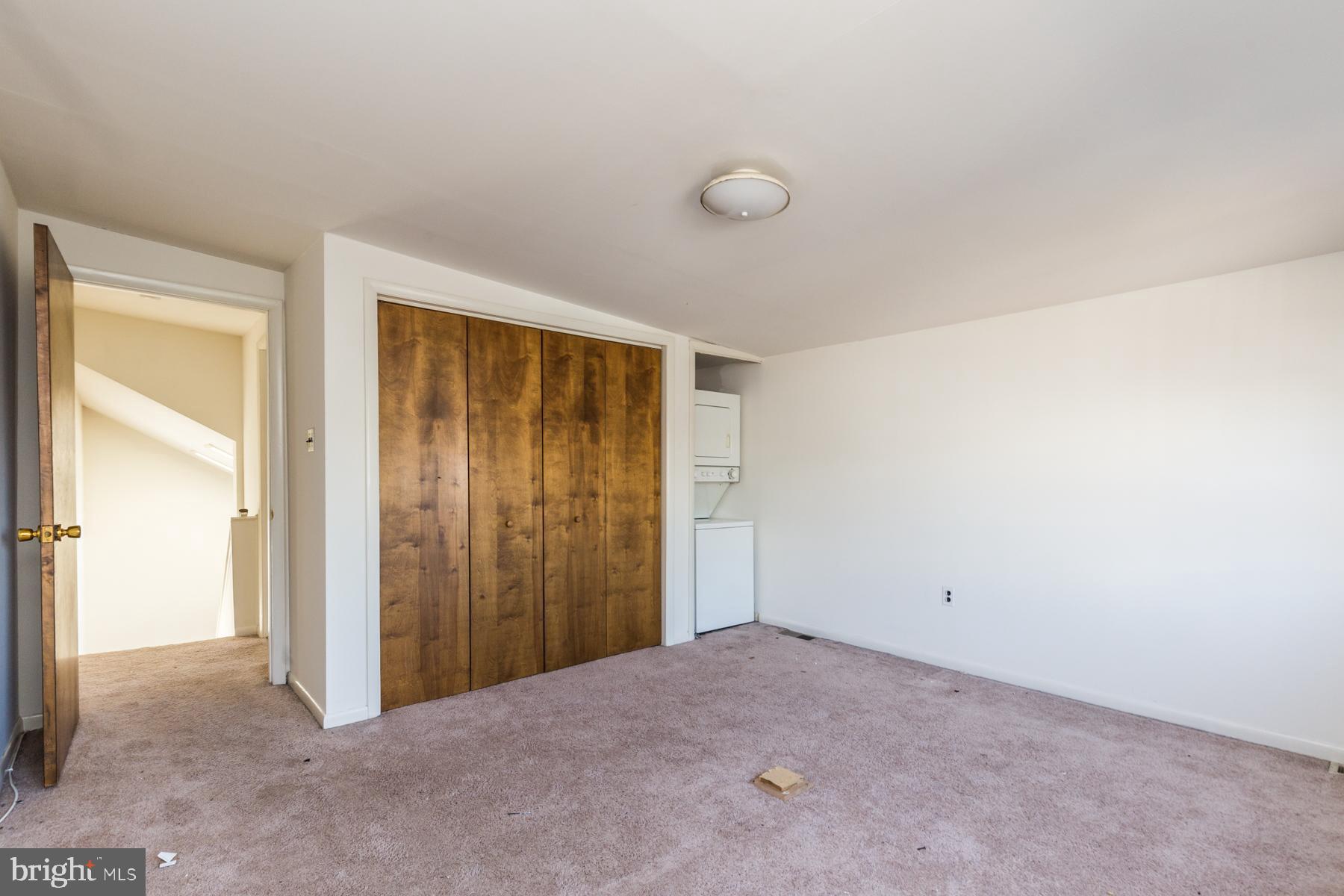 540 North 4th Street, Unit D Philadelphia, PA 19123 - Photo 12 of 17 an empty room with closet area