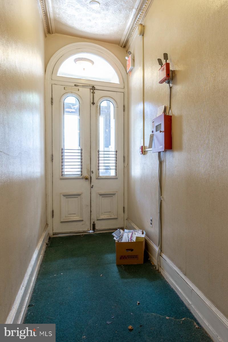 540 North 4th Street, Unit D Philadelphia, PA 19123 - Photo 15 of 17 a view of a room with window