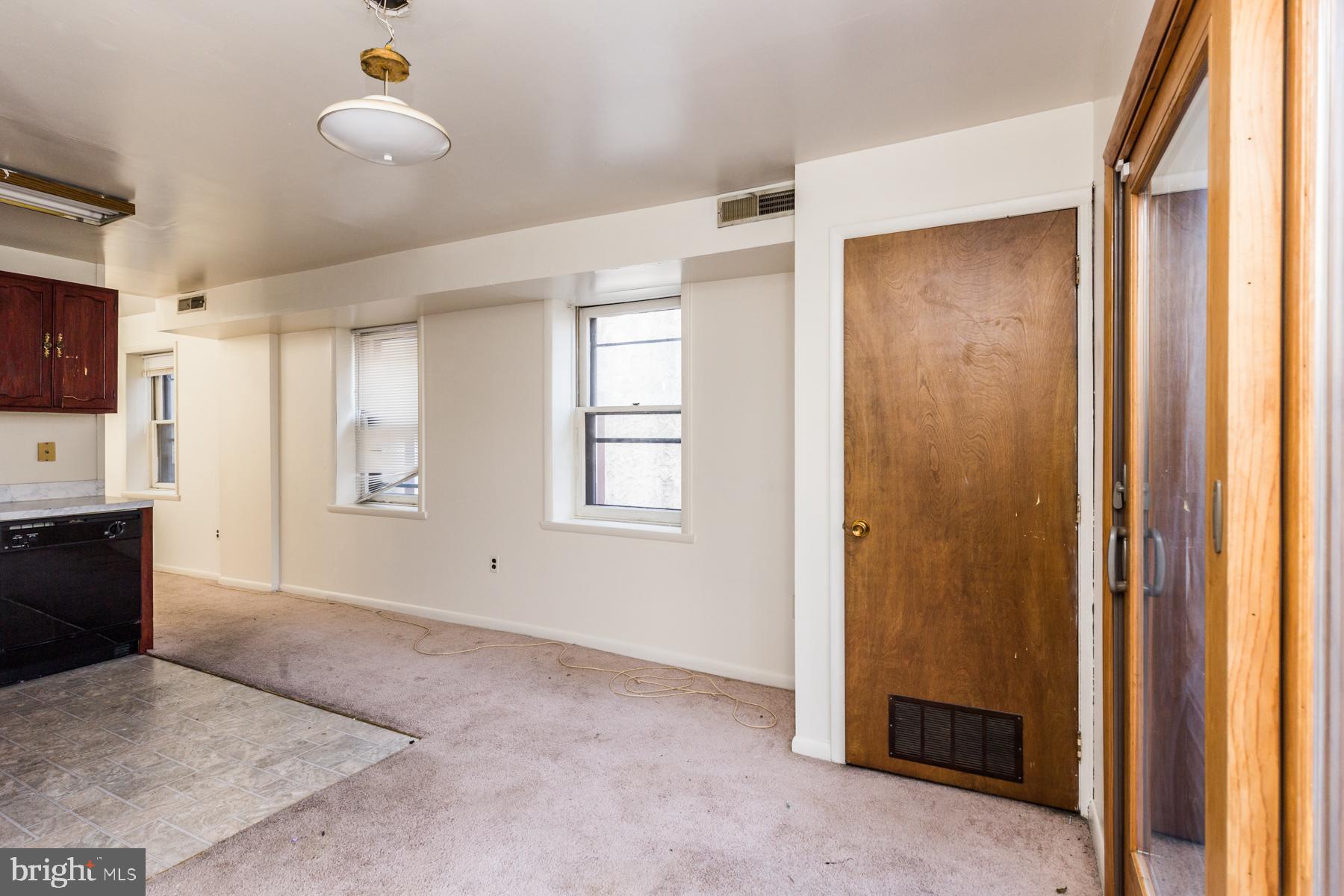540 North 4th Street, Unit D Philadelphia, PA 19123 - Photo 7 of 17 a view of an empty room with a window