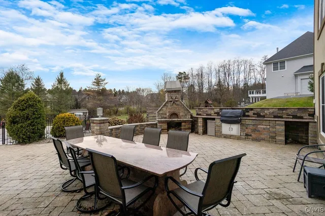 $850,000 | 603 Briar Brook Run, Manlius, NY 13066
