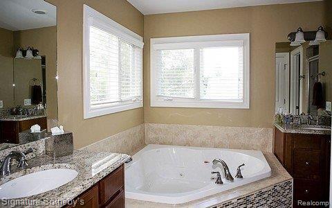 809 North Ruffner Birmingham, MI 48009 - Photo 11 of 20 Master Bath 8257.jpg