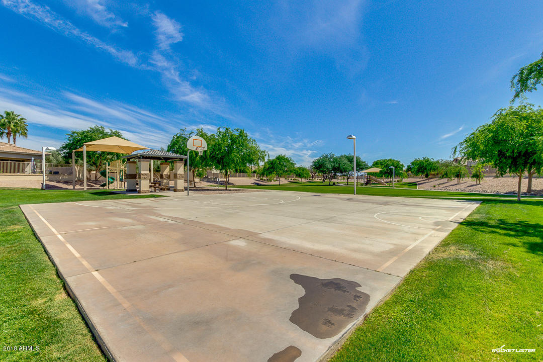 06 3753 E Del Rio St Community Park