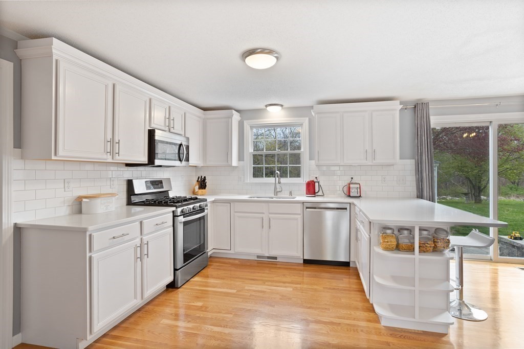 1250 Hill Road Littleton, MA 01460 - Photo 6 of 41